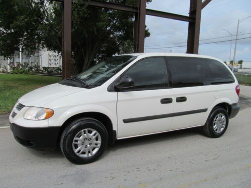 Economical 4 cylinder - extra clean &amp; serviced - 7 passenger 3rd row - new tires