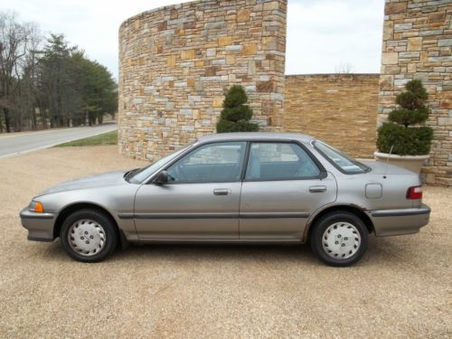 1990 acura integra ls sedan 4-door 1.8l / runs and drives great! / no reserve!!