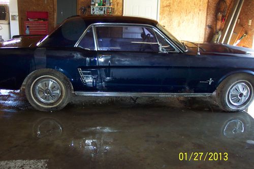 2 dr coupe blue color pony interior all white