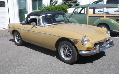 1973 mgb great running, solid car, new top