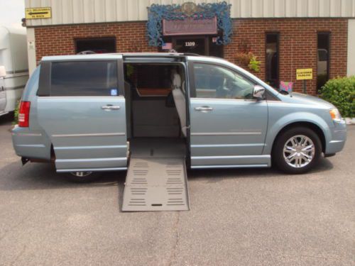 Braun entervan lowered floor wheelchair accesible minivan