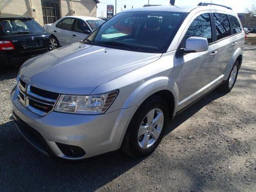 2012 dodge journey sxt, non salvage damaged, clear title, wrecked, crashed.