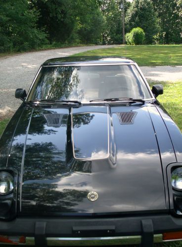 All original 280zx  / set in showroom for 20 years / i will drive it to you--yea