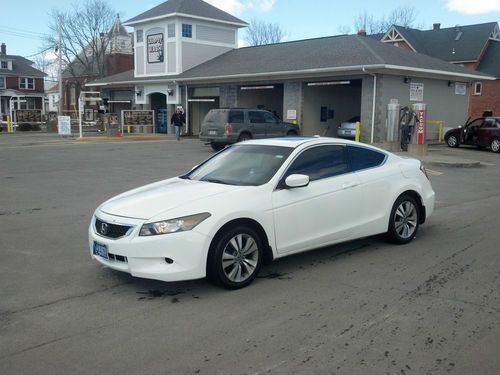 No issues,great car, rebuilt title, ready to go ***great on gas***