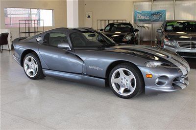 2000 dodge viper gts with only 4700 miles. viper steel gray pearl