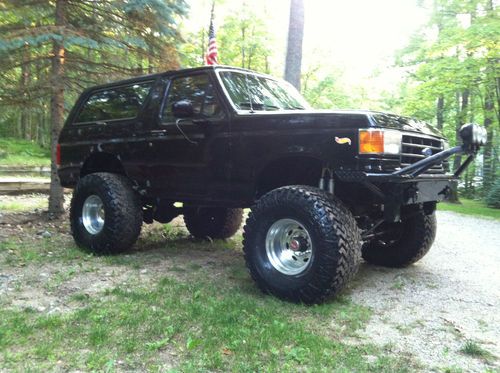 1990 ford bronco,custom lift,39" tires,one ton axles