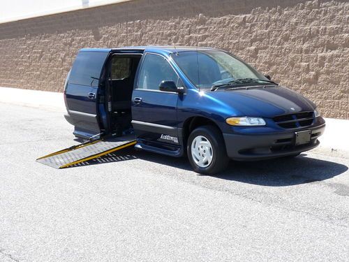 2000 dodge caravan. handicap access. wheelchair disability ramp. ricon activan.