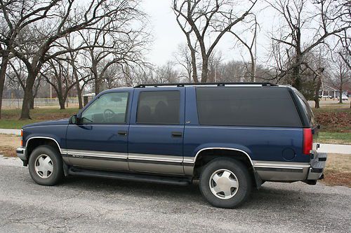 1999 chevrolet suburban 4x4  price lowered!!!!