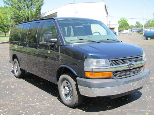 Chevrolet express g3500 11 passenger van!!! one owner!!! autocheck report