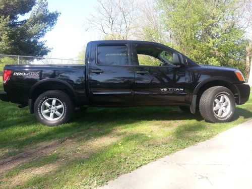 2012 nissan titan pro-4x -- fully loaded -- must sell