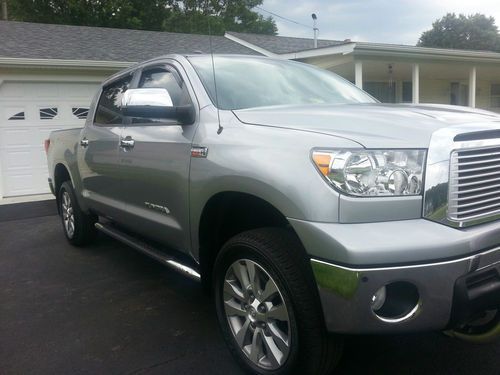 2012 toyota tundra crewmax platinum 4x4! only 3700 miles! warranty! silver sky!