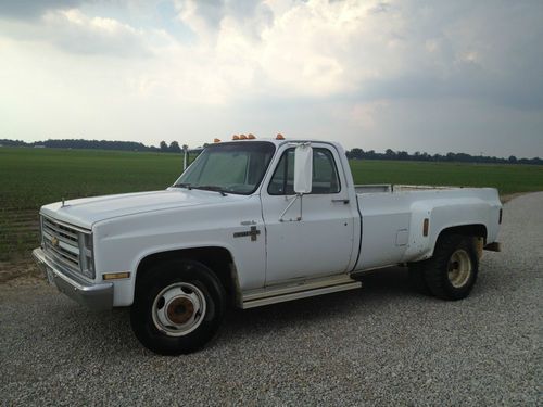 1987 chevy scottsdale, 6.2l diesel, 2wd dually, 110k miles