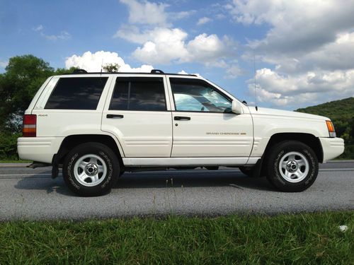 97 jeep grand cherokee limited, 4x4, no reserve!!