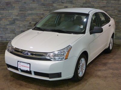 Clean carfax, carfax 1 owner, great gas mileage, ford, white