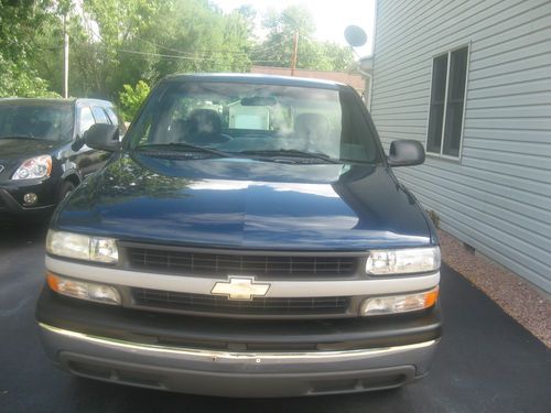 Chevy 1500, base cab,only 32,000mls