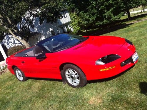 *****    1994 chevrolet camaro red convertible in mint condition     *****