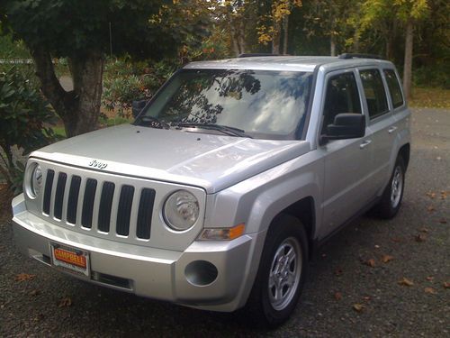 2010 jeep patriot sport utility 4-door, silver