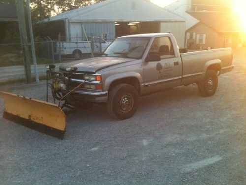 2000 chevy 3500 with snow plow and optional salt spreader