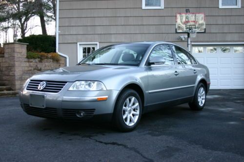 One owner awd leather sunroof excellent condition
