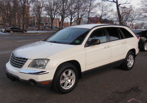 2006 chrysler pacifica touring nicest one around must see absolutely gorgeous!!!