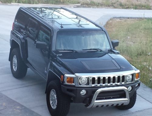 Hummer h3, black, excellent condition, clean in &amp; out, dealer maintained