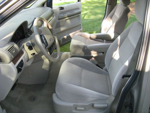 2004 Ford Freestar SEL Mini Passenger Van 4-Door 4.2L, Pioneer Audio NAV, Hitch, image 13