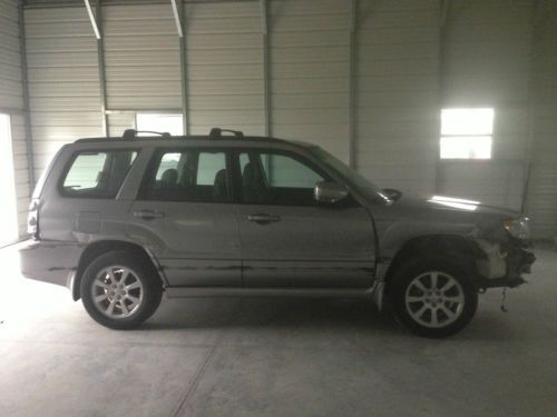 2008 subaru forester ,,,,salvage title ,,,low miles ,