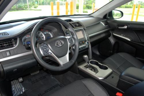 Sell used 2014 Toyota Camry SE Sedan Premium Interior ...