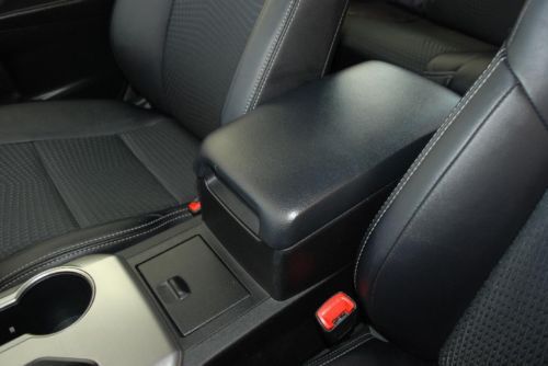 Sell used 2014 Toyota Camry SE Sedan Premium Interior Paddle Shift 6 ...