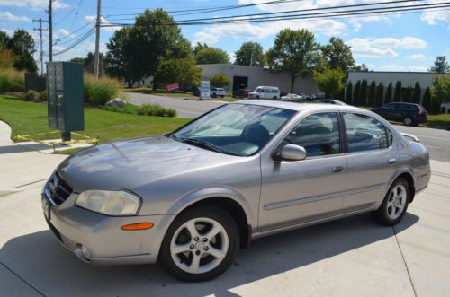 2001 nissan maxima gle leathter, low miles, clean carfax