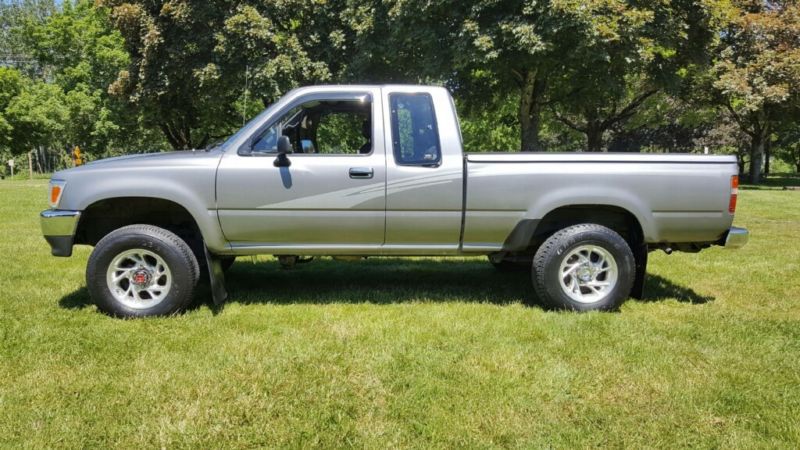 1993 toyota tacoma 1993 toyota pickup 4x4 extra cab with only 85,855