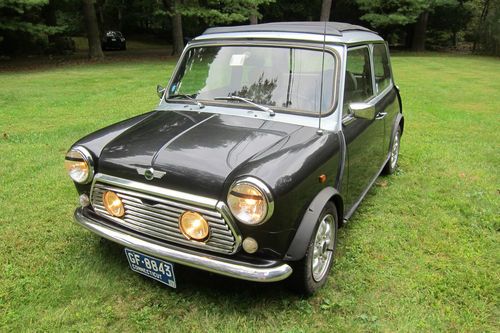 1970 morris mini 1300 - replica of 35th anniversary edition