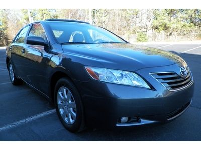 Toyota camry xle 1 owner southern owned rust free fully loaded no reserve only