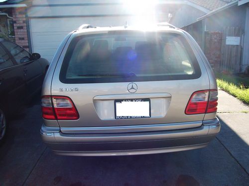 Mercedes-benz e320 wagon, leather, moonroof *third row seat*