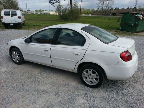 2005 dodge neon sxt --- no reserve --- great mpg 122k miles runs great!!!