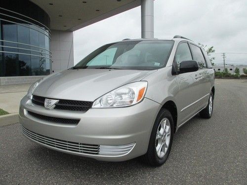 2004 toyota sienna le awd 7 passenger dvd extra clean