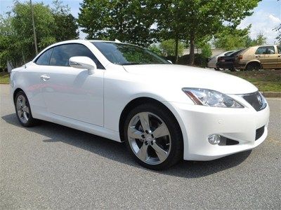 Extra clean convertible with navagation, 18' alloy wheels, and much more!!