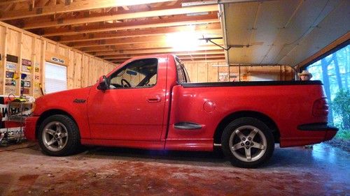 2000 ford f150 reg cab svt lightning supercharged pickup truck great cond. rare!