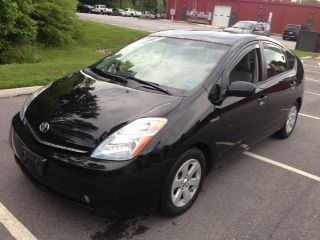 2006 toyota prius loaded with navigation, backup camera, leather