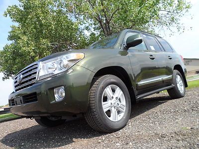 New 2013 toyota land cruiser in the hardest color to get amazon green