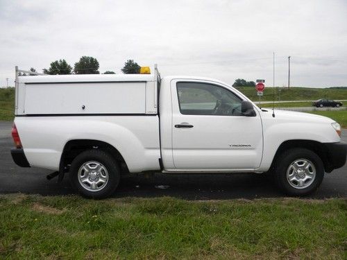 Toyota tacoma pickup 4cyl auto 1-owner fleet maintained truck