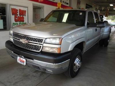 Crew cab dually long bed 6.6l duramax diesel 4x4 leather rear dvd bose 6disc