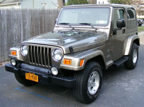 Jeep wrangler sahara 2004 with 62k miles