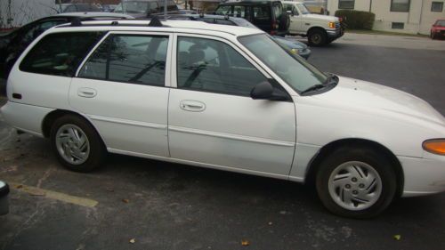 1998 ford escort station wagon se  59k original miles auto no reserve