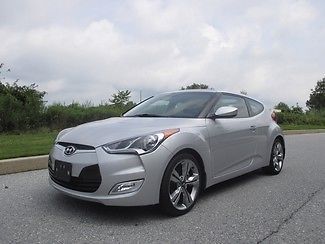 Like new 2012 hyundai veloster panoramic sunroof low miles ipod clean car