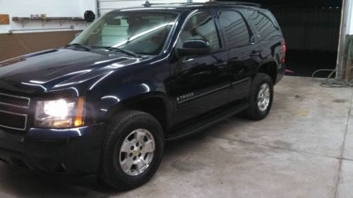 2007 cheverlet tahoe lt 4x4  only 68,000  miles