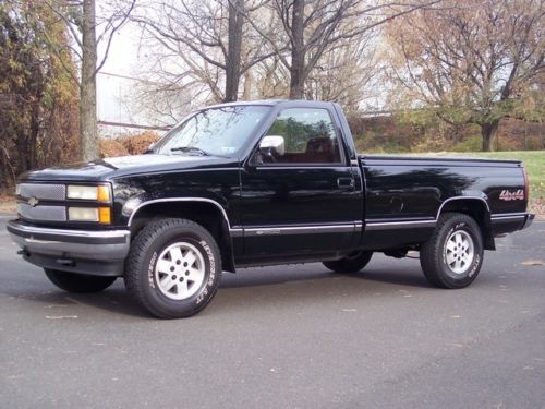 1993 chevrolet k1500 silverado 4x4, must see truck, shows like new, local trade