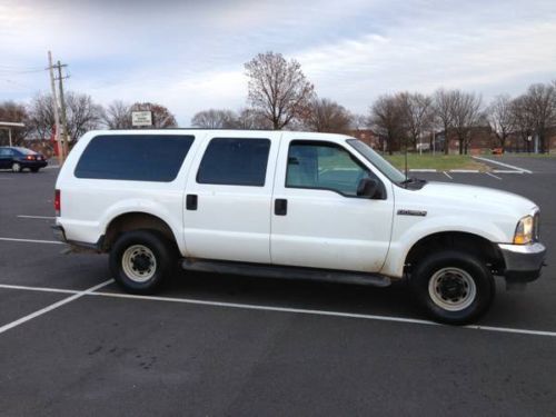 2003 ford excursion xlt low miles, 4x4, tow package, one owner, v8 low reserve!!