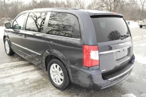 2013 chrysler town country leather 8100 miles rear camera dvd stow n go seats