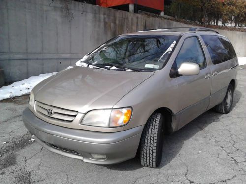 2001 toyota sienna xle no reserve auction!